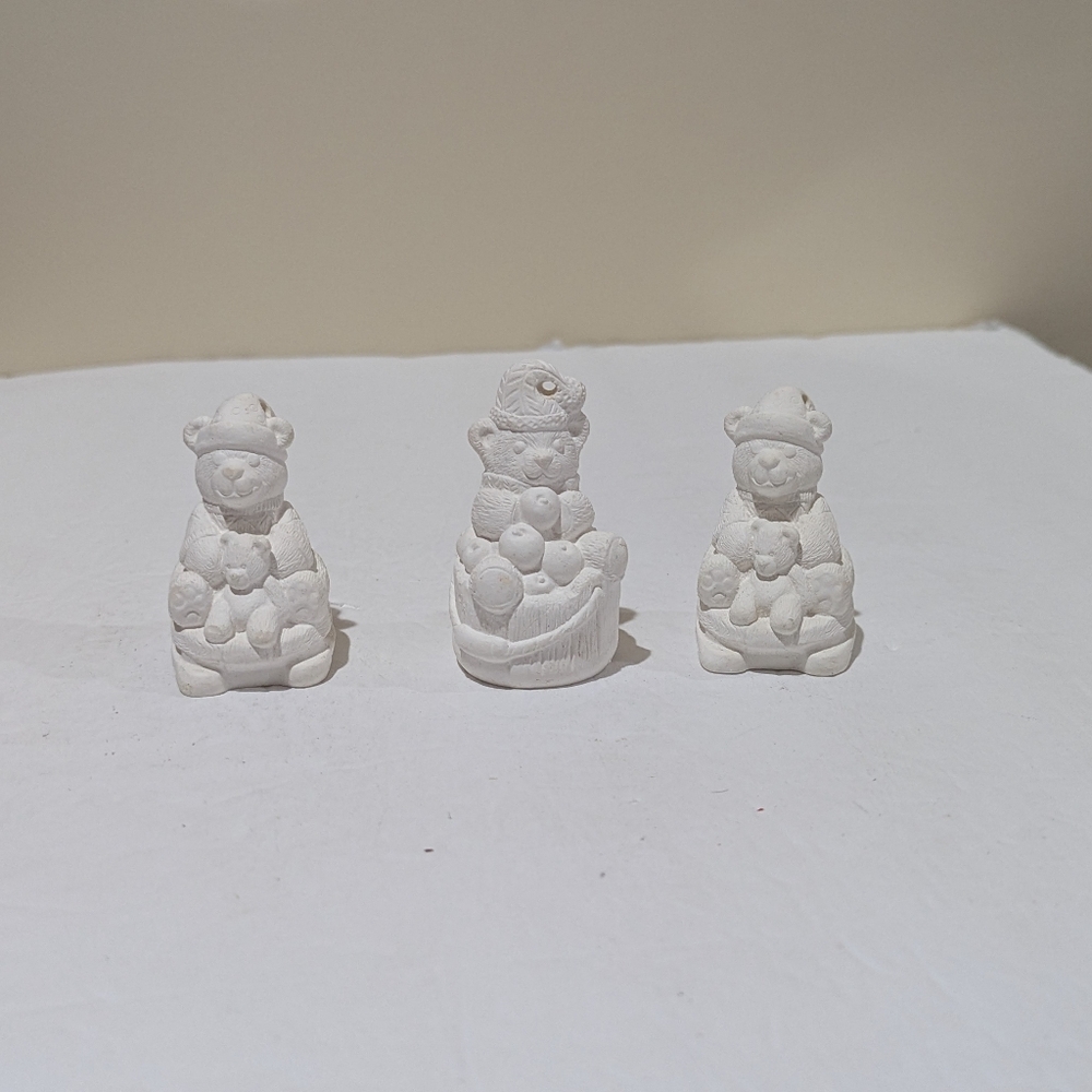 3 Wee Crafts Paintable White Figurines.